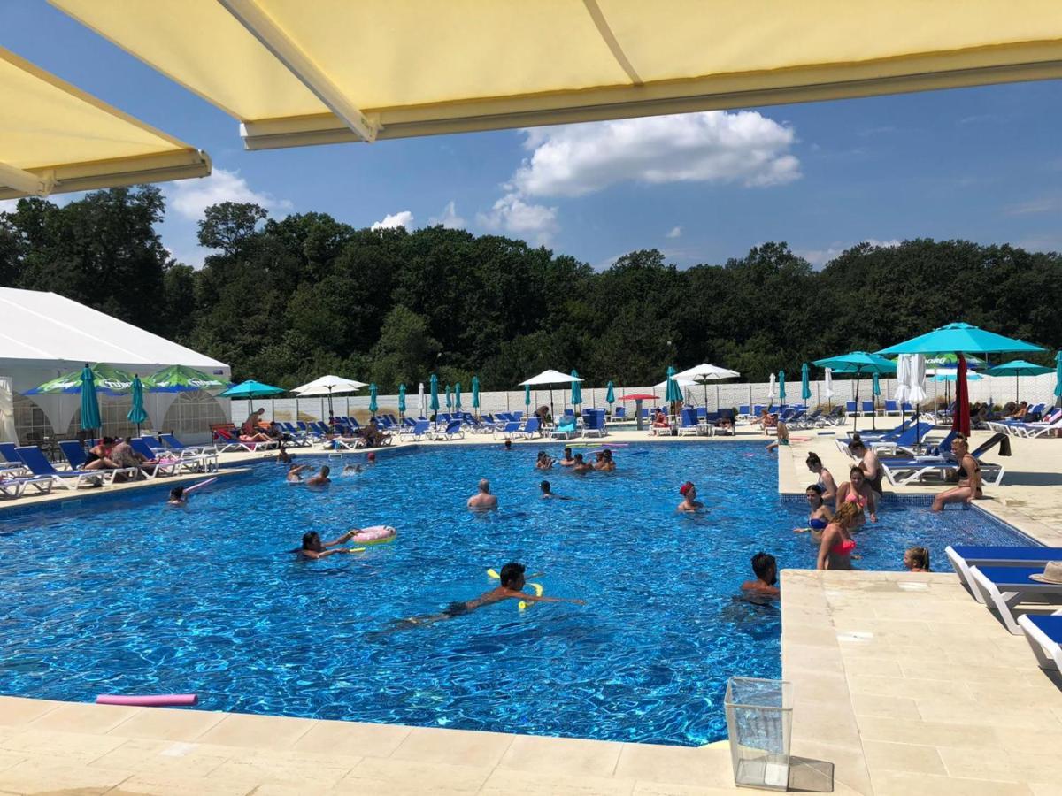 Hotel Andy Km 36 Бухарест Экстерьер фото