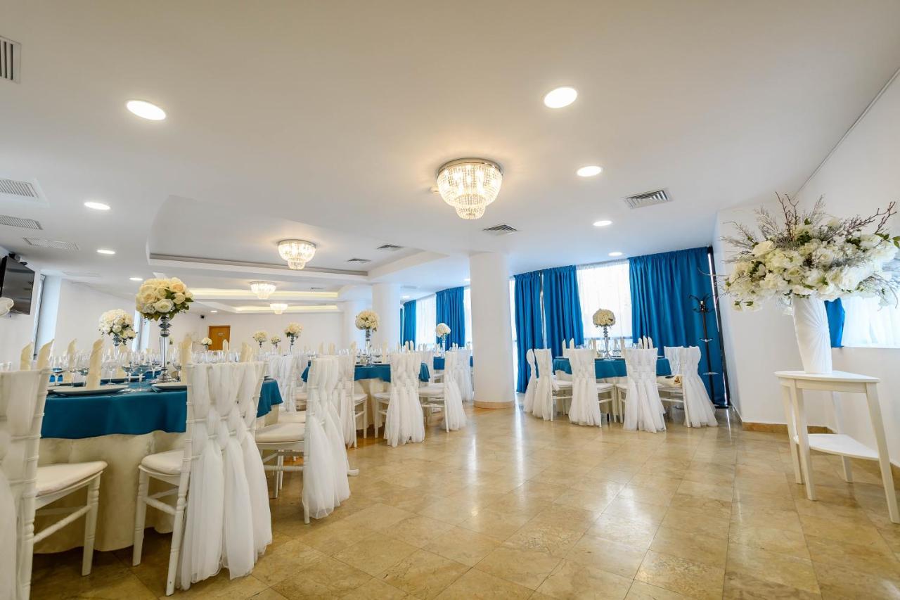 Hotel Andy Km 36 Бухарест Экстерьер фото