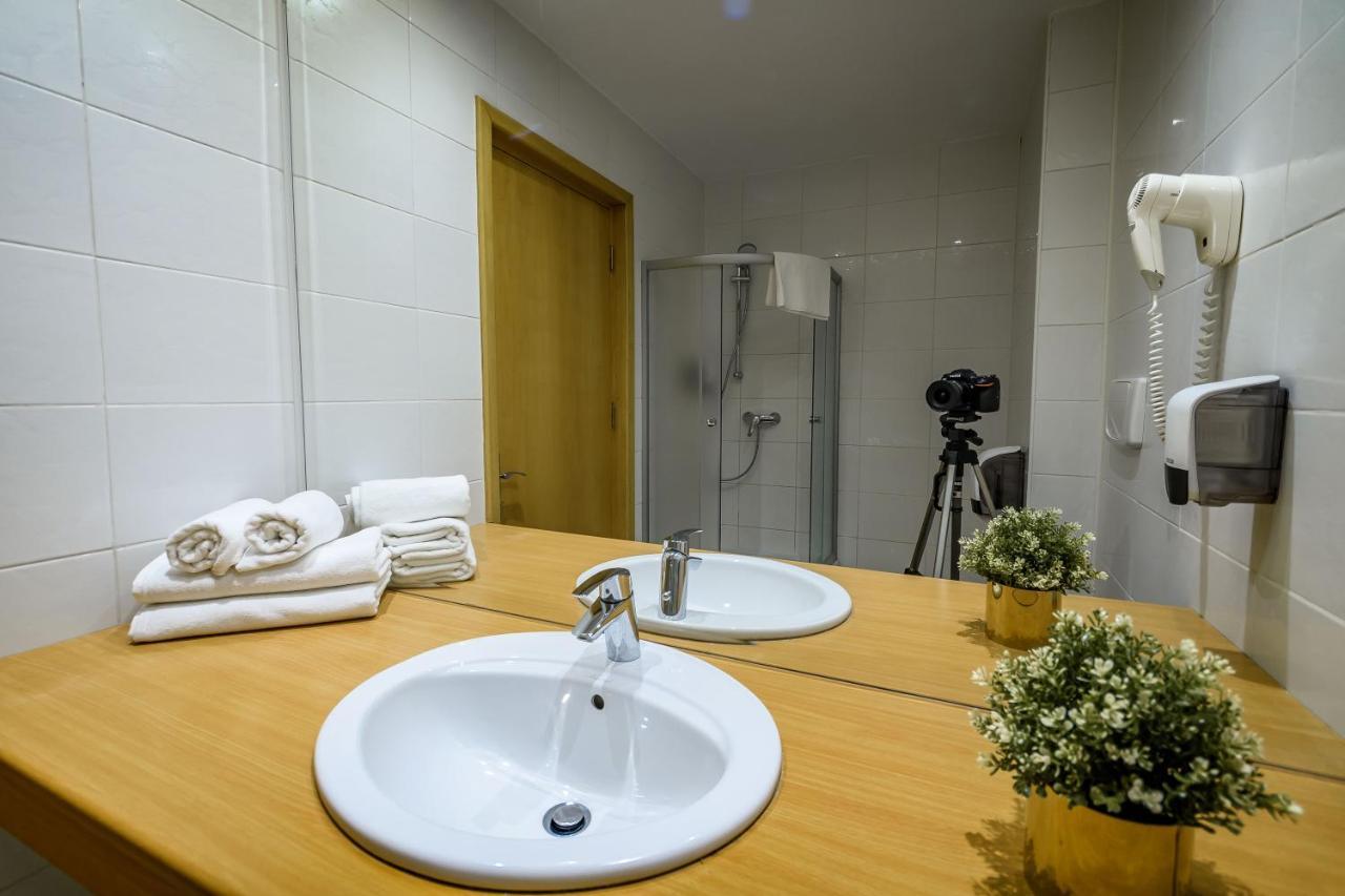 Hotel Andy Km 36 Бухарест Экстерьер фото
